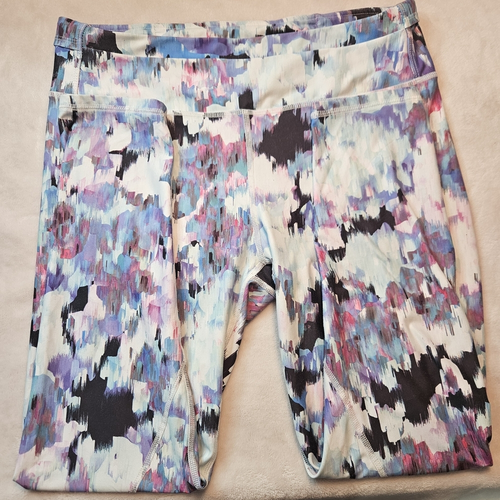 Women's Multicolor Patterned Shorts - Picture 1 of 8